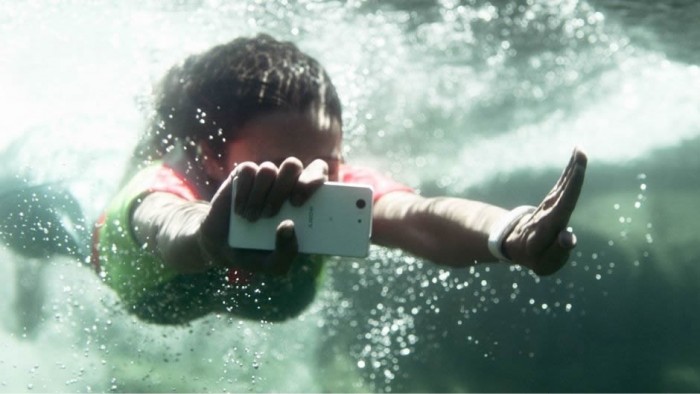 ¿Vale la pena un smartphone con resistencia al agua y polvo?