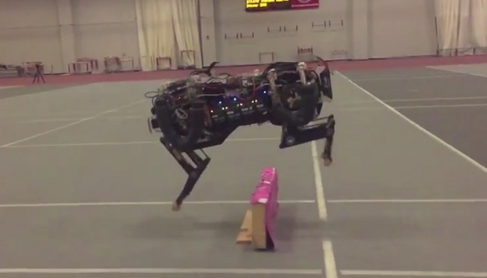 Robot ‘Cheetah’ del MIT ahora puede saltar obstáculos