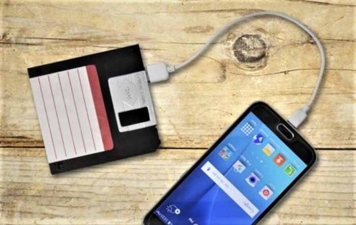 Los diskettes vuelven con un uso mucho más util para nuestros smartphones