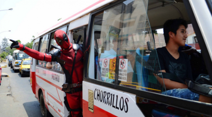 Deadpool la está pasando de lo mejor en Lima antes de su estreno