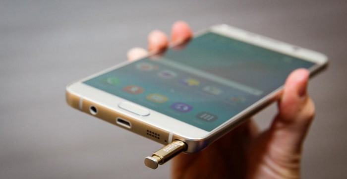 El Samsung Galaxy Note 5 es sumergido en agua ¿Pasará la prueba?