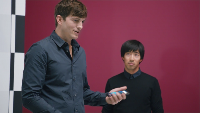 Motorola promociona su Moto X Force con comerciales protagonizados por Ashton Kutcher