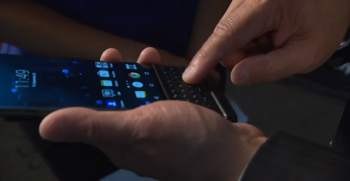 BlackBerry Priv se deja ver en video de las manos del propio CEO de BlackBerry