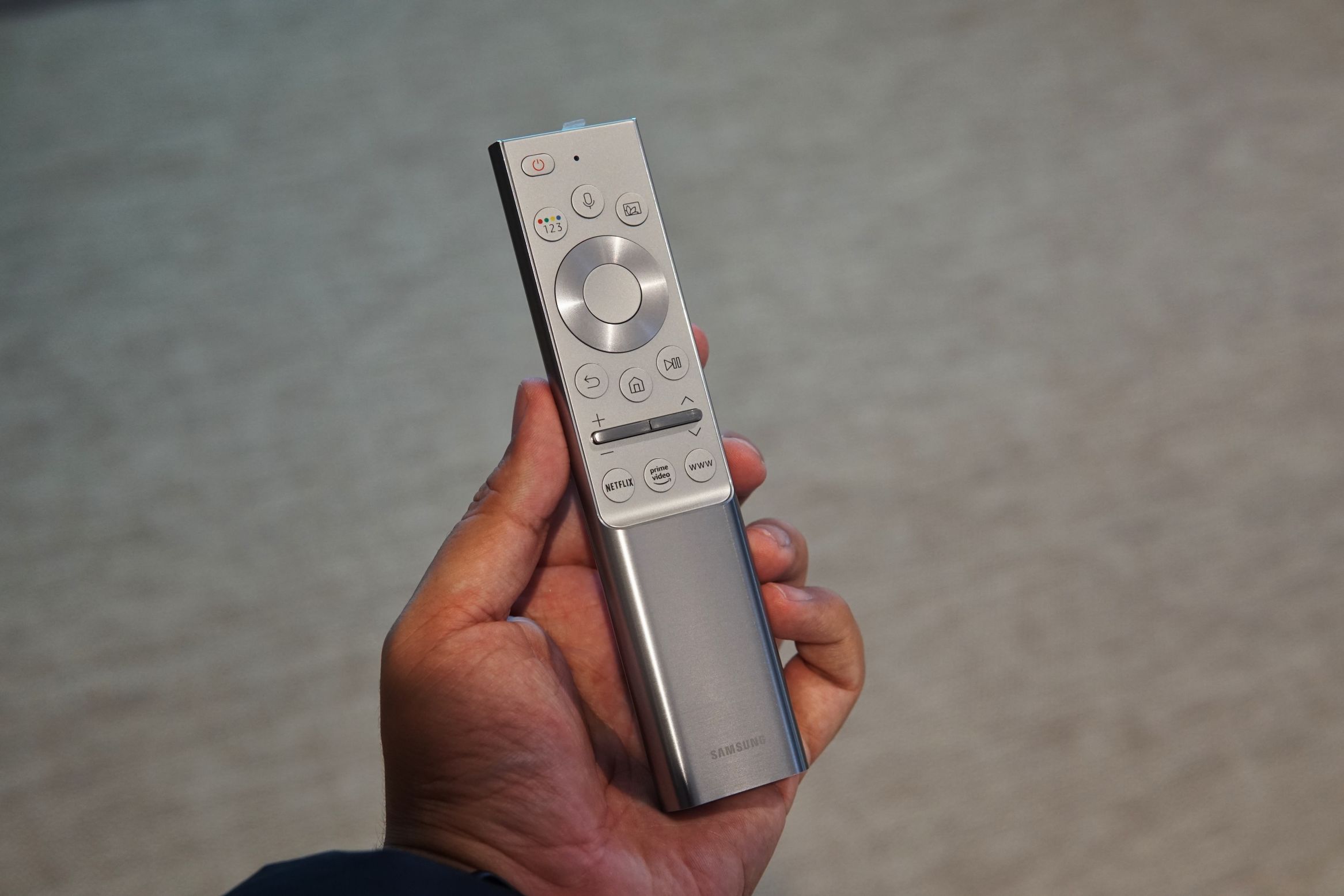 El One Remote en este modelo es diferente, tiene resistencia IP55 y un diseño más "brusco" para resistir la intemperie. 