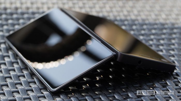 ZTE podría presentar su smartphone plegable antes que Samsung
