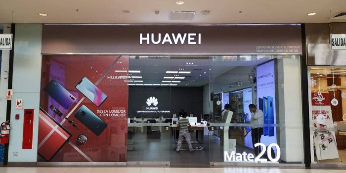 Huawei quiere que cambies la batería de tu viejo smartphone por una suma ridícula