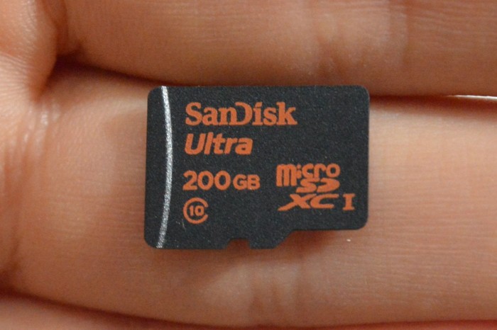 Aprende a distinguir una memoria microSD original de una falsa
