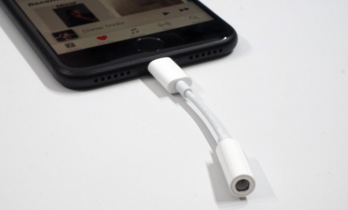 Apple ya no incluirá el adaptador para jack de audio en sus iPhone