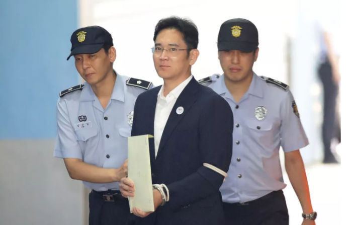 Vicepresidente de Samsung es condenado a 5 años de cárcel en Corea del Sur