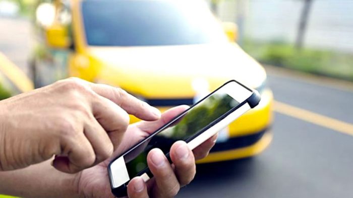 Congreso aprobó ley para regular los servicios de taxi por aplicaciones