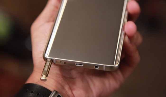 Si colocas el S Pen del Galaxy Note 5 al revés tendrás un bonito trasto