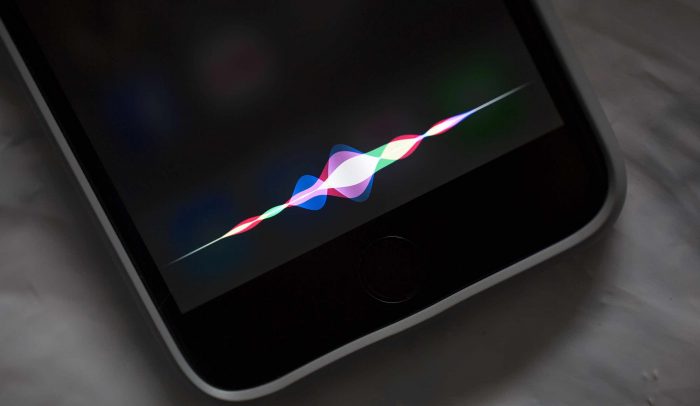 Apple se «roba» a jefe de IA de Google para mejorar Siri