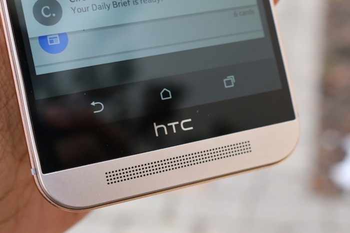 HTC le dirá adiós a sus odiosas franjas negras desde este año