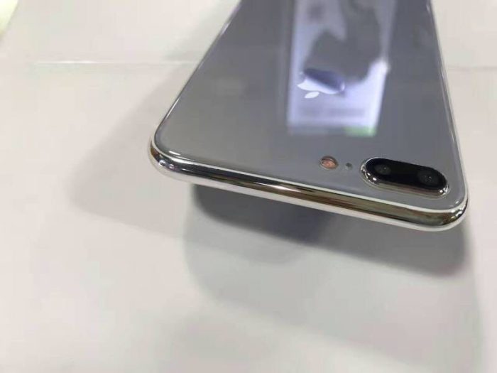 Una maqueta del iPhone 7s Plus demostraría el uso de cristal en la parte trasera