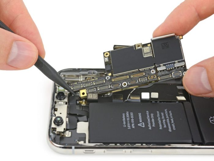 El iPhone X tiene dos baterías y son ligeramente mayores a las del iPhone 8 Plus