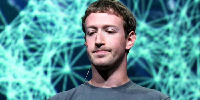 Mark Zuckerberg pide disculpas públicas por no proteger tu información