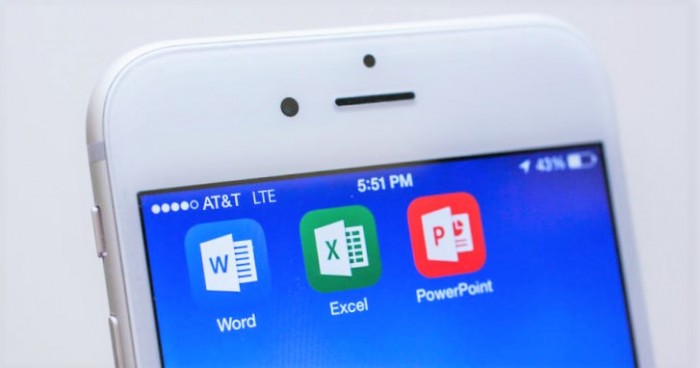 CEO de Microsoft presenta el «iPhone Pro»