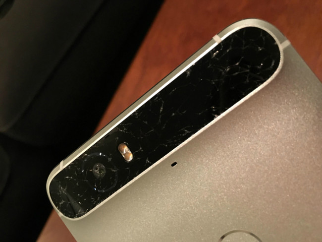 Algunos Nexus 6P sufren de rajaduras inexplicables en el cristal trasero