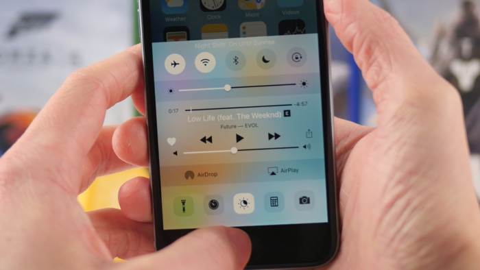 iOS se actualiza a su versión 9.3.2 con la novedad de usar Night Shift y el modo de bajo consumo a la vez