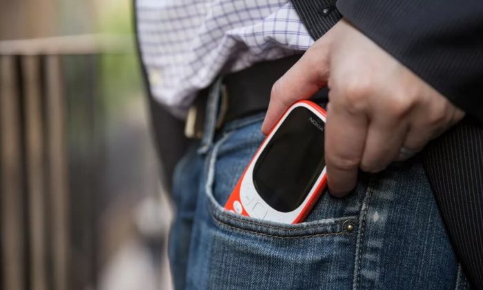 Un Nokia mata a adolescente mientras realizaba una llamada
