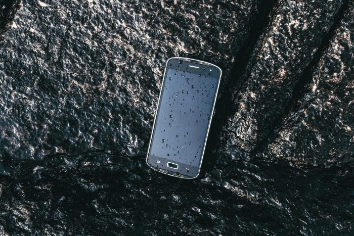 El AGM X1 se jacta de ser muy resistente al soportar 36 horas congelado