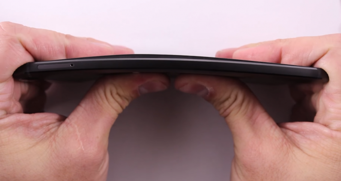 El Nexus 6P se dobla más fácil que un iPhone 6