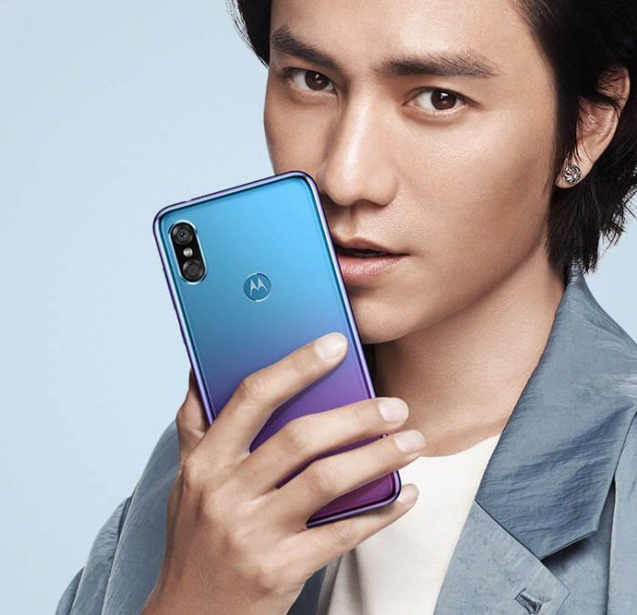 El Moto P30 es oficial: un gama media premium con diseño de iPhone X