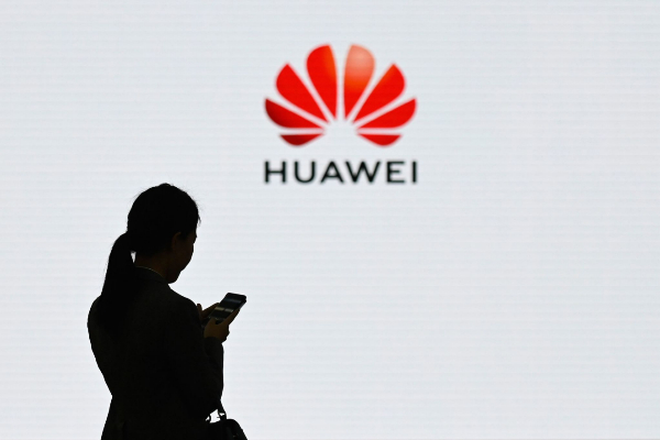 Huawei afirma que volverá a usar servicios de Google si se lo permiten