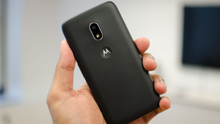 Llévate un Moto G4 Play gratis si compras una laptop en tienda local