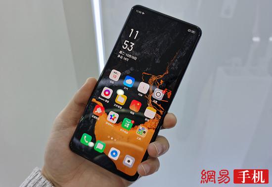 Oppo presenta un prototipo con cámara bajo la pantalla y sin puertos