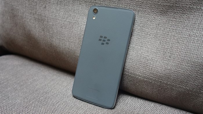 BlackBerry le dice adiós a los smartphones y le otorga el control total a TCL