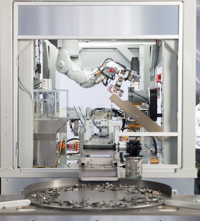 Daisy, el robot de Apple que desarma 200 iPhone por hora