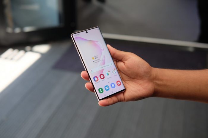 Samsung reducirá el hoyo en la pantalla en los Galaxy S11
