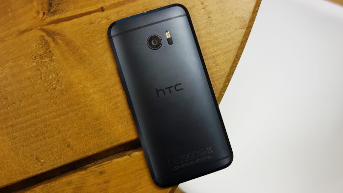 El HTC 10 ya empezó a recibir Android 7.0 Nougat