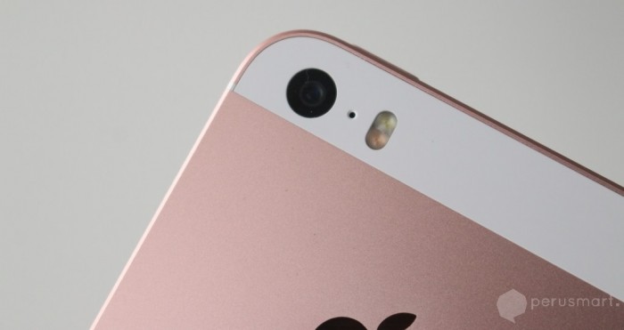 Una de las principales ventajas del iPhone SE es su cámara, la misma que vemos en el iPhone 6s