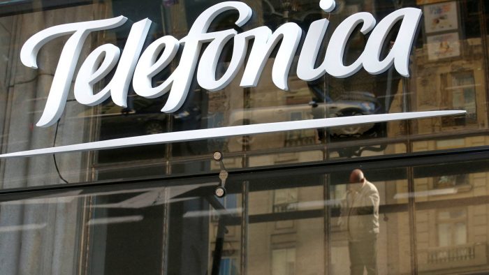 Telefónica lanza plan de «bajas incentivadas» para empleados peruanos