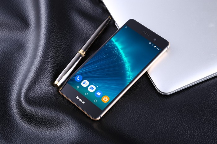 infocus-m560-portada