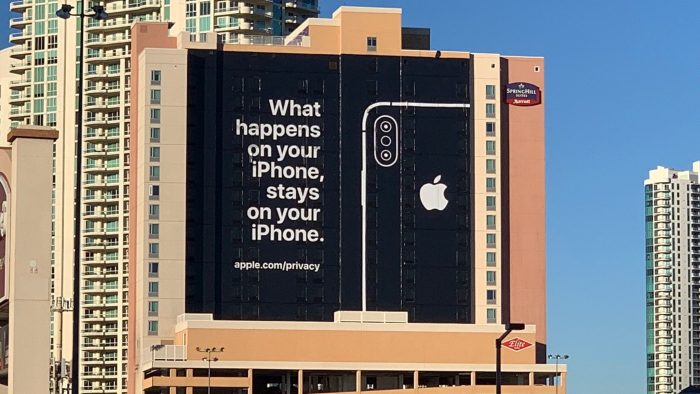 Apple trollea la privacidad de Android y Alexa con enorme publicidad en el CES 2019