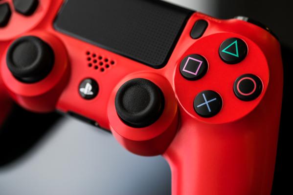 Compra un Dualshock 4 y llévate un juego para PS4 gratis