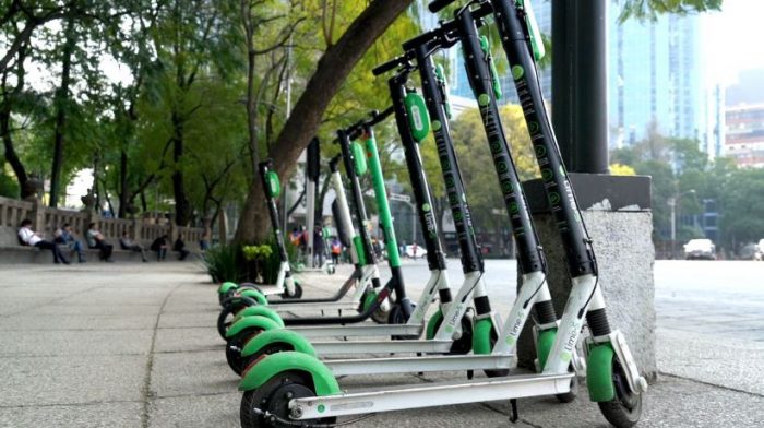 Miraflores incauta más de 100 scooters eléctricos usados para alquiler