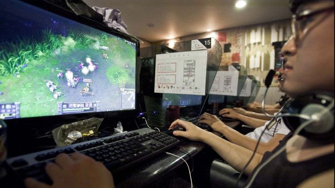 Gamers son sancionados por usar su fama para conseguir chicas